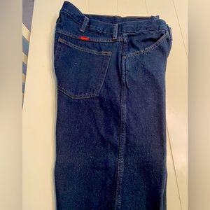Rustler brand men’s jeans. Size 34/30. New never worn.